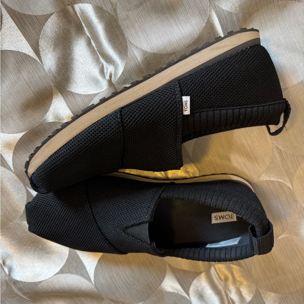 Toms Black Knit Slip-On Athletic Shoes - Picture 2 of 4